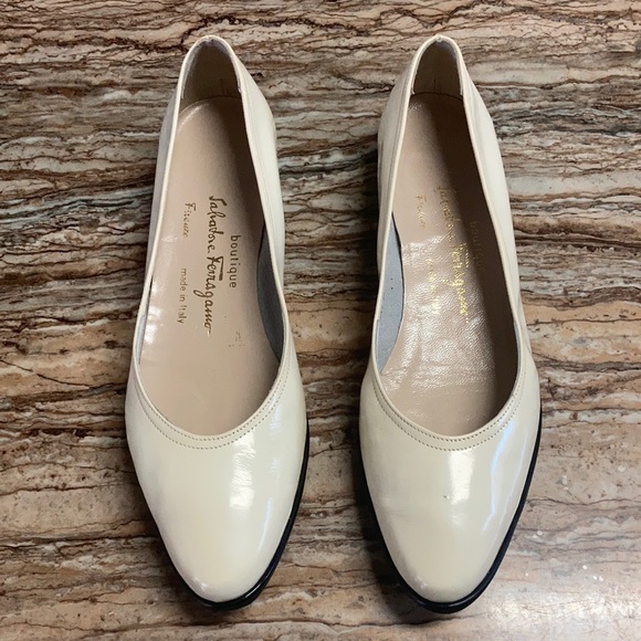 Salvatore Ferragamo Shoes - Salvatore Ferragamo Leather Vintage Off-White Slip-on Loafter Shoes Italy